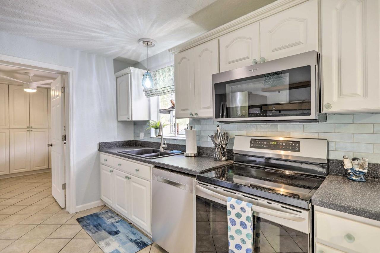 Merritt Island Home Fire Pit And Canal Access! Екстериор снимка