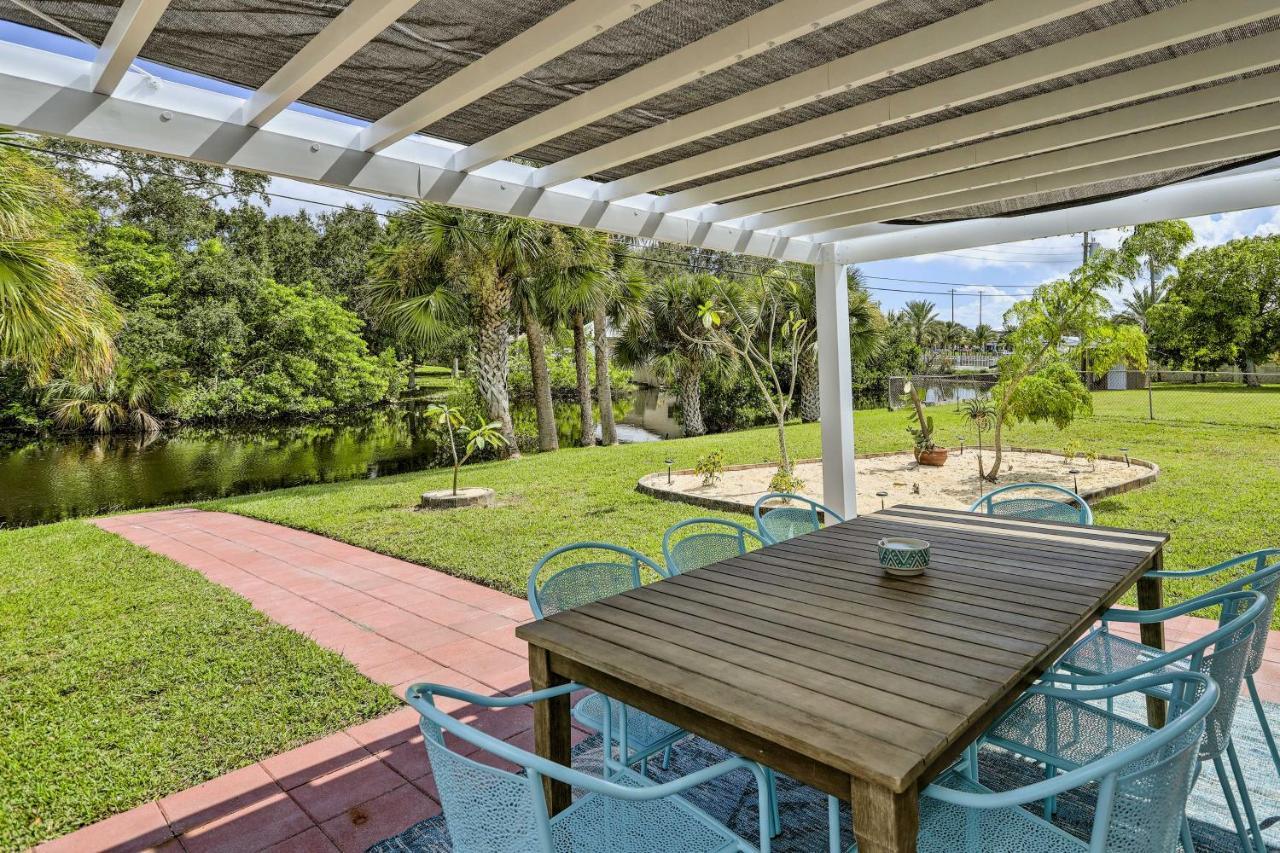 Merritt Island Home Fire Pit And Canal Access! Екстериор снимка